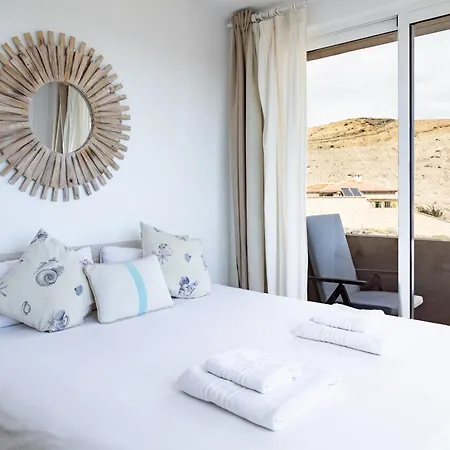 Beachfront Medano & Infinity Jacuzzi & Warm Pool