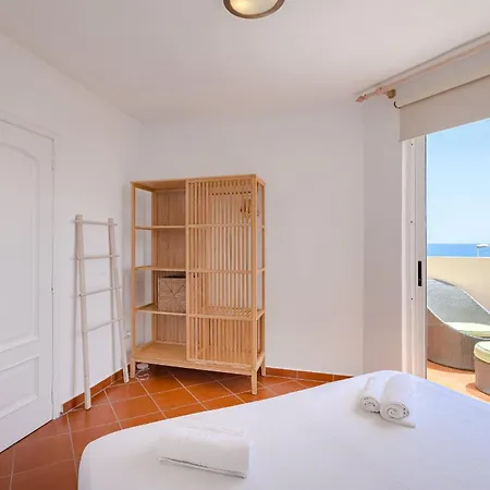 Medano Seaside Villa, Jacuzzi & Pool Villa