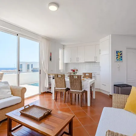 Medano Seaside Villa, Jacuzzi & Pool Villa