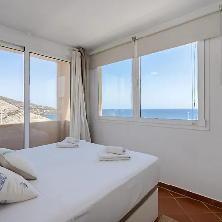 Medano Seaside Villa, Jacuzzi & Pool Villa