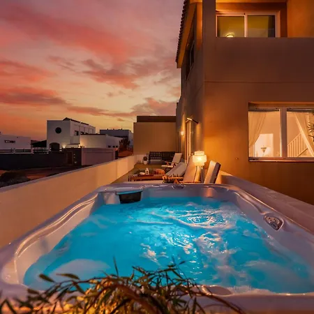 Villa Medano Seaside Villa, Jacuzzi & Pool *