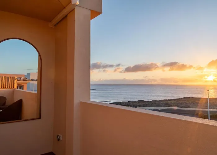 Beachfront Medano&Infinity Jacuzzi&Warm Pool Willa *