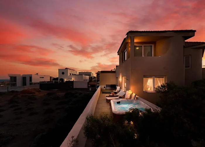 Beachfront Medano&Infinity Jacuzzi&Warm Pool Willa El Médano