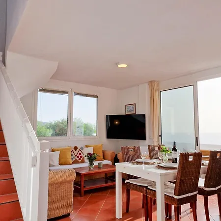 Medano Seaside Villa, Jacuzzi&Pool Villa