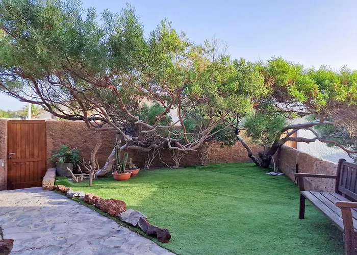 Medano Seaside Villa, Jacuzzi&Pool Villa *
